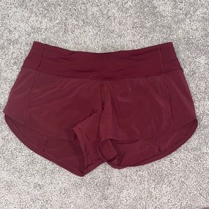Lululemon Speed Up 2.5 in Shorts, maroon color, size 2.